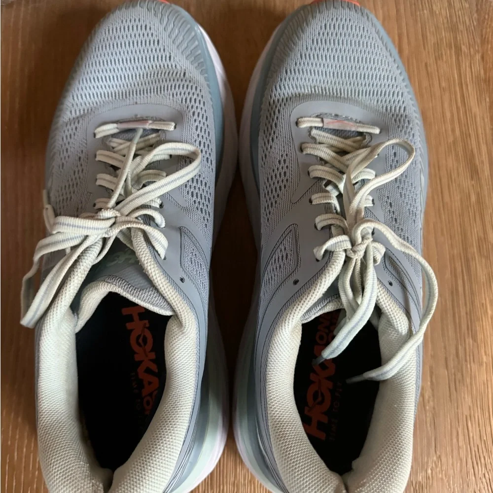 Hoka one Bondi 7 women’s sneaker size 9.5 price firm!